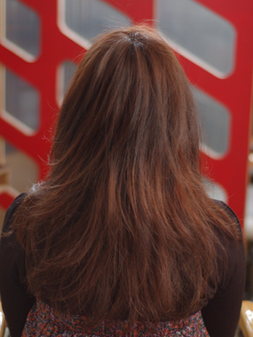 ロングヘアスタイル　ナチュラルやわらかロングバック　
