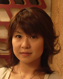 セミロング　ヘアスタイル
つや巻きセミロングフロント