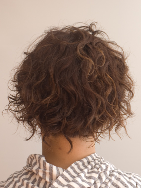 メンズ　ヘアスタイル
スパイラルMIXパーマで大人ウェーブバック
